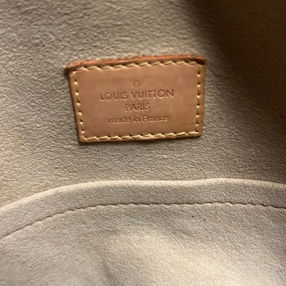 SOLD ✨✨Authentic Louis Vuitton Manhattan - Picture 13 of 15